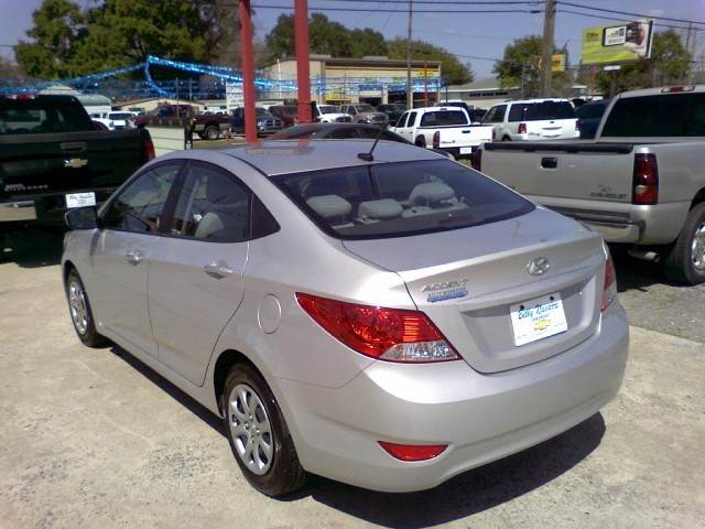 Hyundai Accent 2012 photo 5