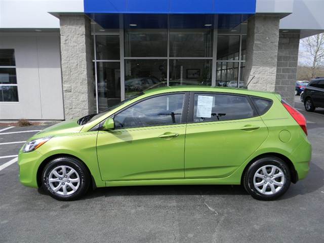 Hyundai Accent 2012 photo 1