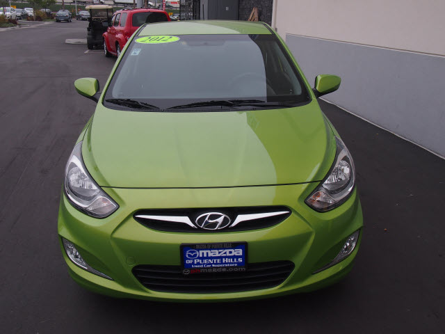 Hyundai Accent 2012 photo 1