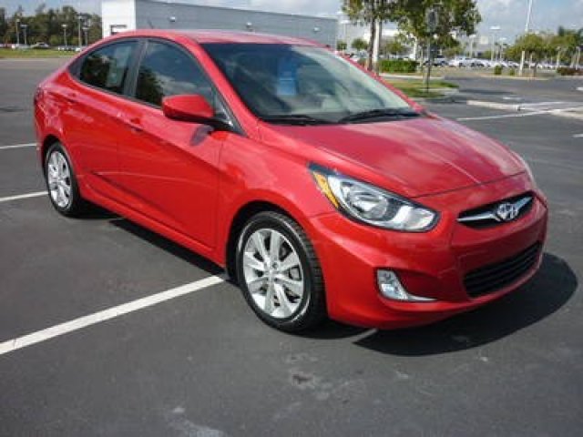 Hyundai Accent 2012 photo 1