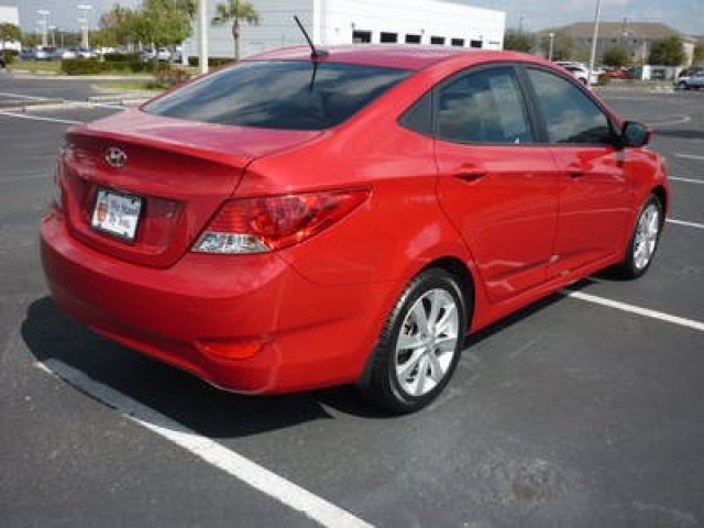 Hyundai Accent 2012 photo 5