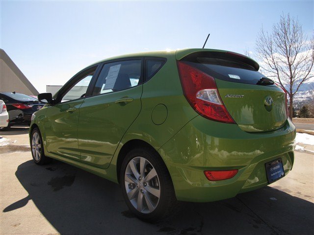 Hyundai Accent 2012 photo 1