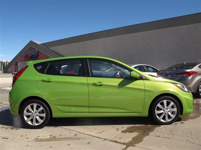 Hyundai Accent 2012 photo 3