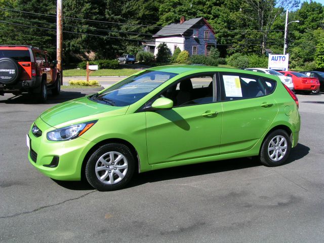 Hyundai Accent 2012 photo 1