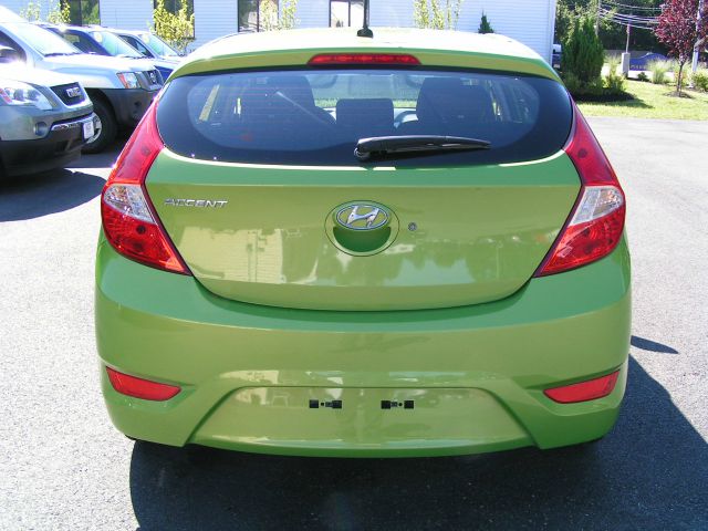 Hyundai Accent 2012 photo 2