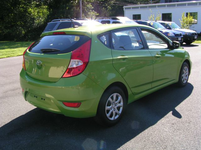 Hyundai Accent 2012 photo 3