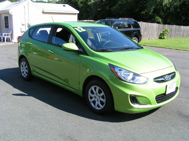 Hyundai Accent 2012 photo 4