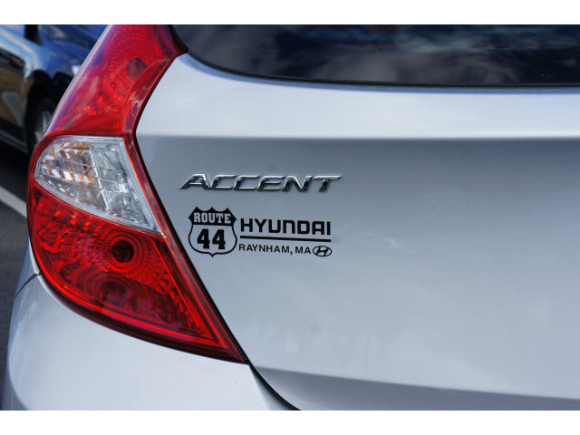 Hyundai Accent 2012 photo 4