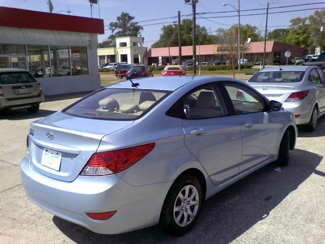 Hyundai Accent 2012 photo 2