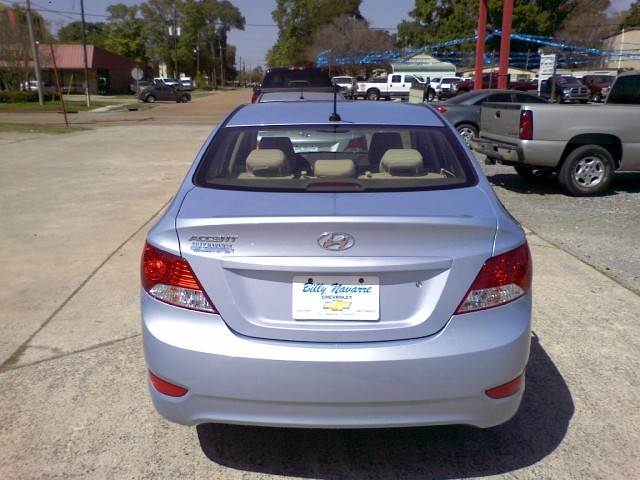 Hyundai Accent 2012 photo 3