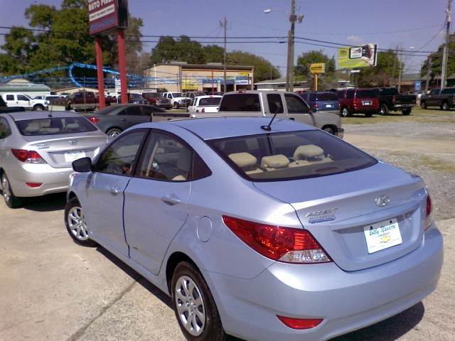 Hyundai Accent 2012 photo 4