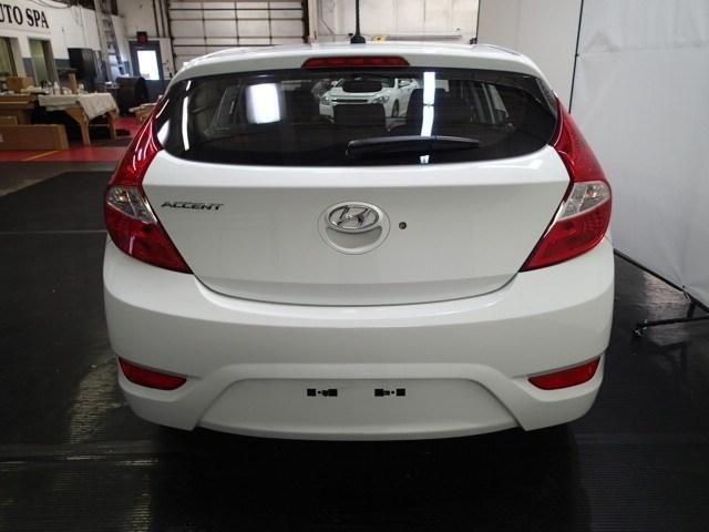 Hyundai Accent 2012 photo 2