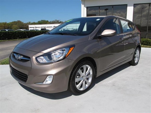 Hyundai Accent 2012 photo 2