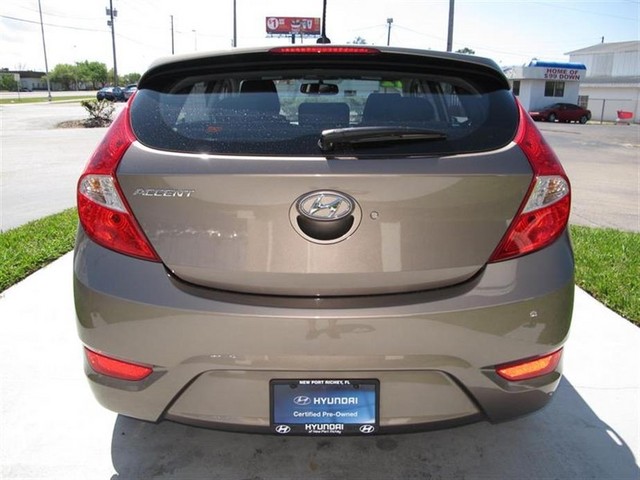 Hyundai Accent 2012 photo 5