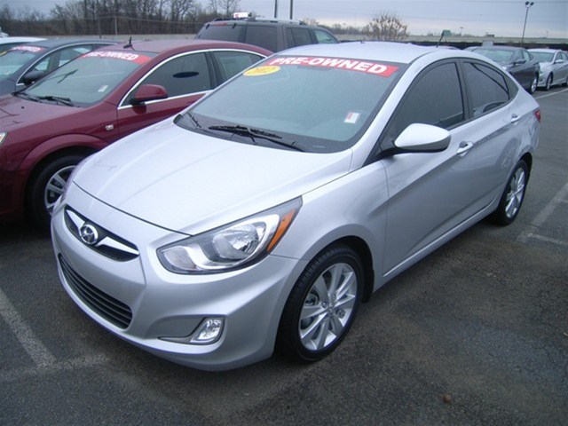 Hyundai Accent FWD 4dr Sport Unspecified