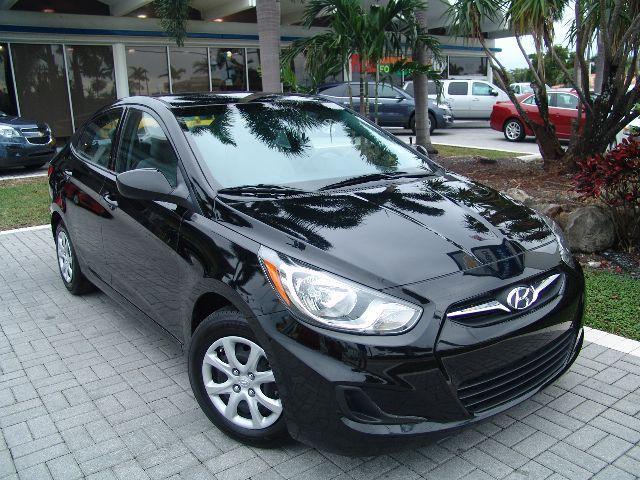 Hyundai Accent 2012 photo 1