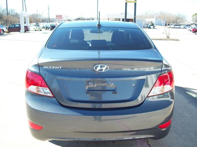 Hyundai Accent 2012 photo 5