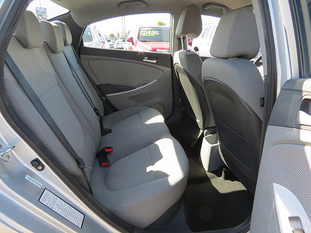 Hyundai Accent 2012 photo 1