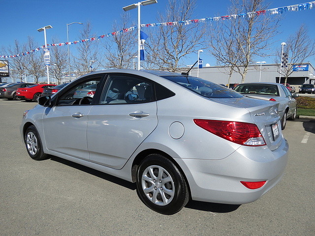 Hyundai Accent 2012 photo 5