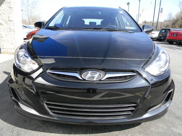 Hyundai Accent 2012 photo 4