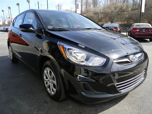 Hyundai Accent 2012 photo 5