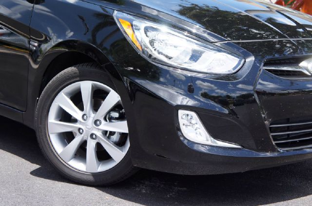 Hyundai Accent 2012 photo 2