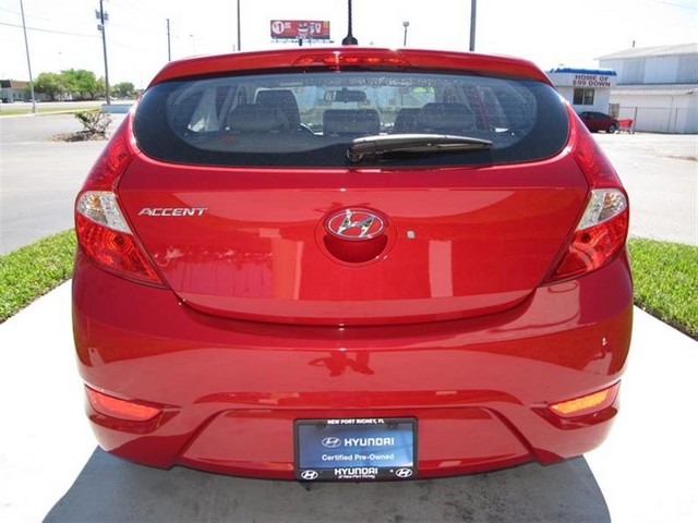 Hyundai Accent 2012 photo 2