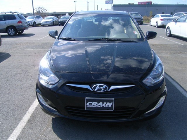 Hyundai Accent 2012 photo 3