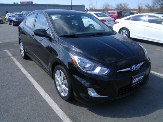 Hyundai Accent 2012 photo 4