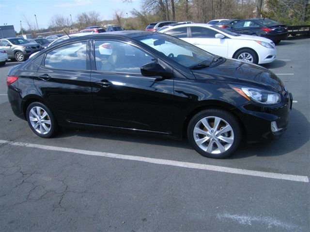 Hyundai Accent 2012 photo 5