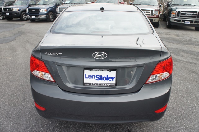 Hyundai Accent 2012 photo 2