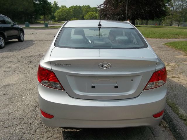 Hyundai Accent 2012 photo 11