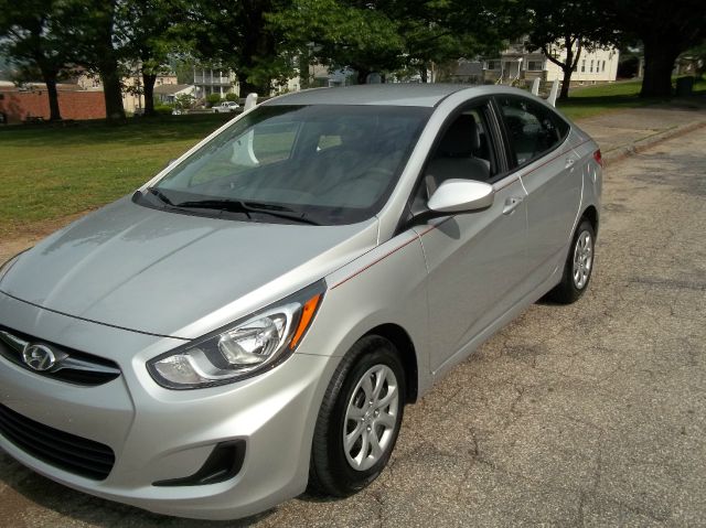 Hyundai Accent 2012 photo 3