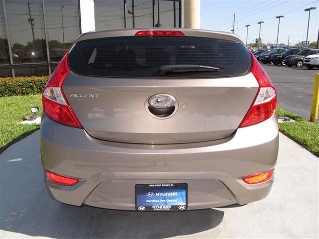 Hyundai Accent 2012 photo 4