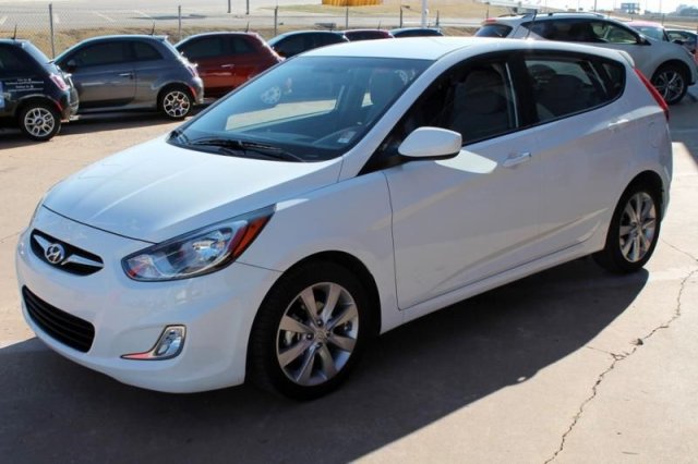 Hyundai Accent 2012 photo 3