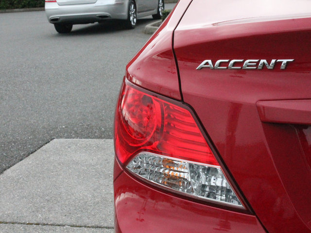 Hyundai Accent 2012 photo 3