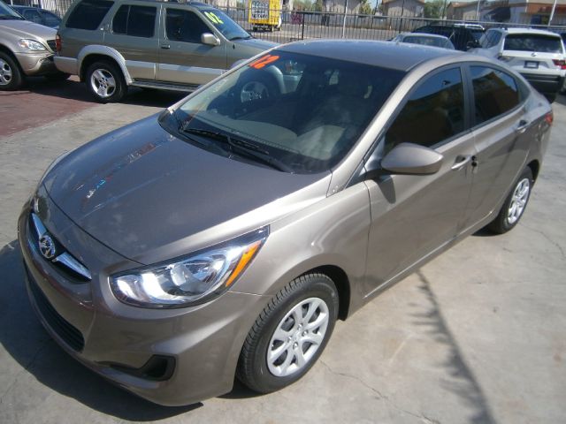 Hyundai Accent 2012 photo 4