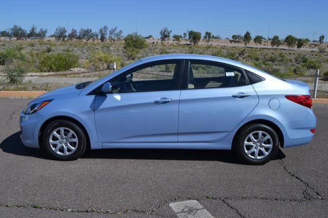 Hyundai Accent 2012 photo 2