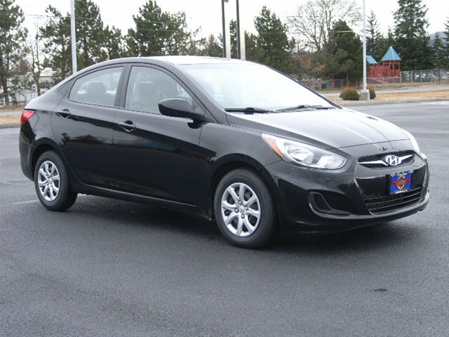 Hyundai Accent 2012 photo 1