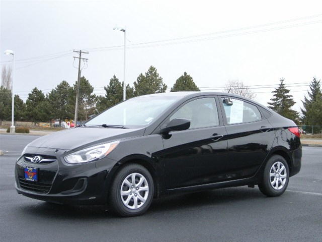 Hyundai Accent 2012 photo 4