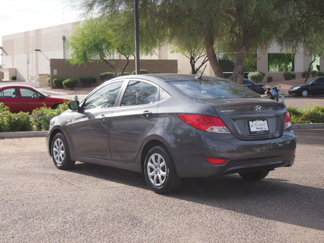 Hyundai Accent 2012 photo 2