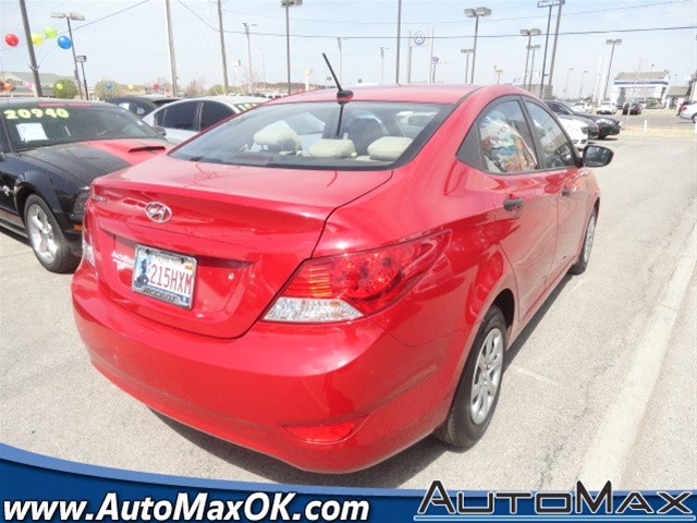 Hyundai Accent 2012 photo 4