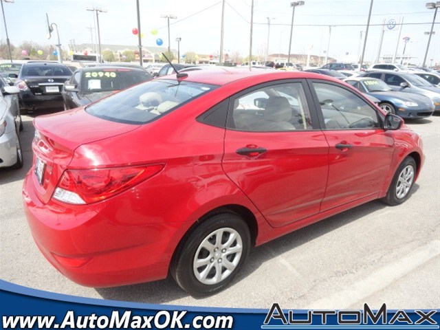 Hyundai Accent 2012 photo 5