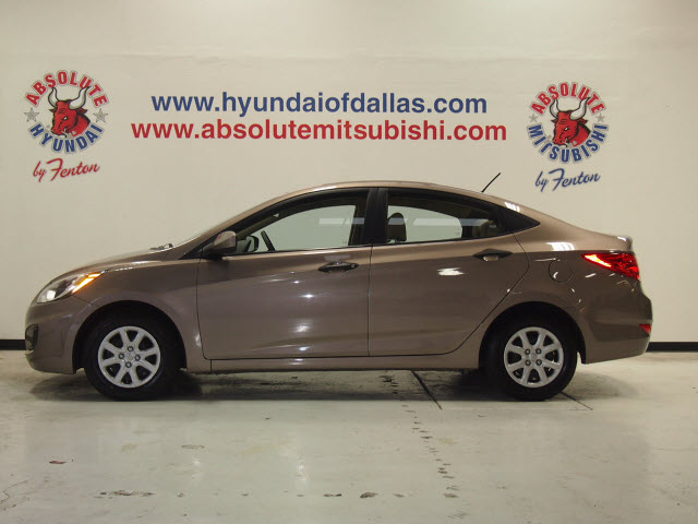 Hyundai Accent 2012 photo 2