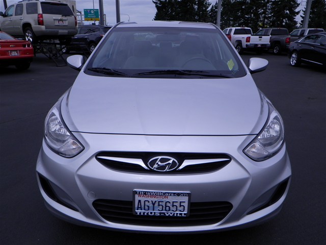 Hyundai Accent 2012 photo 4