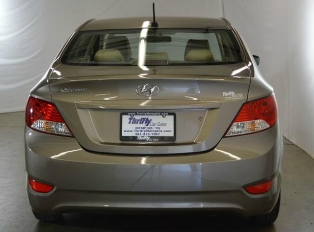 Hyundai Accent 2012 photo 1