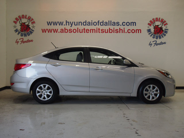 Hyundai Accent 2012 photo 3