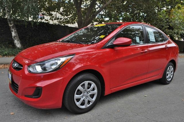 Hyundai Accent 2012 photo 4