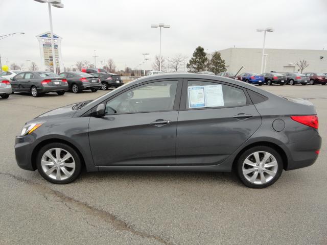 Hyundai Accent 2012 photo 5