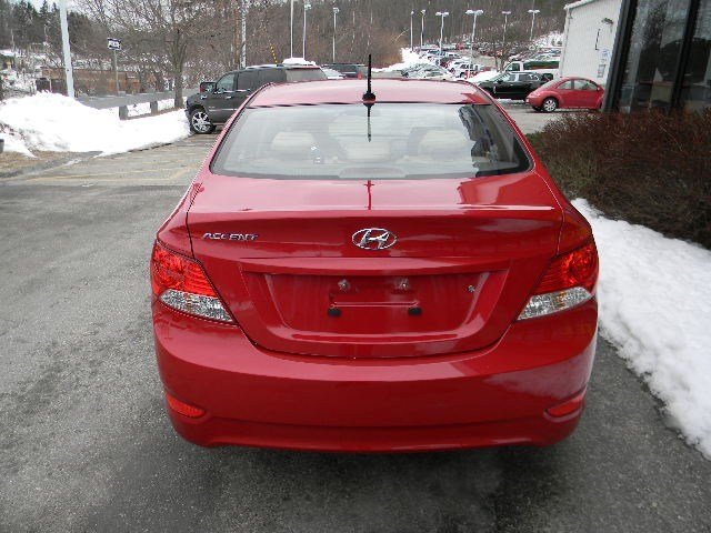 Hyundai Accent 2012 photo 3